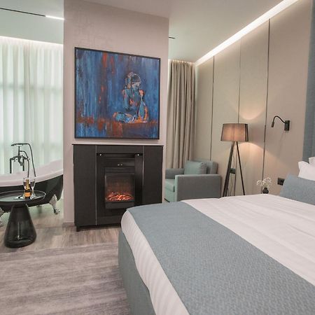 Hotel Dirista Shkodër エクステリア 写真