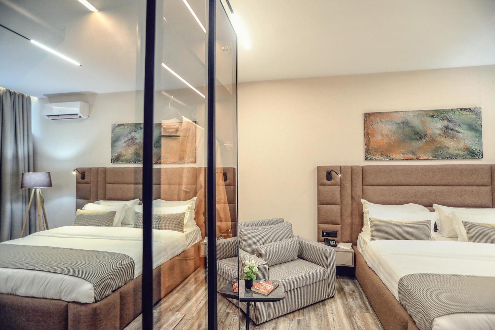 Hotel Dirista Shkodër エクステリア 写真