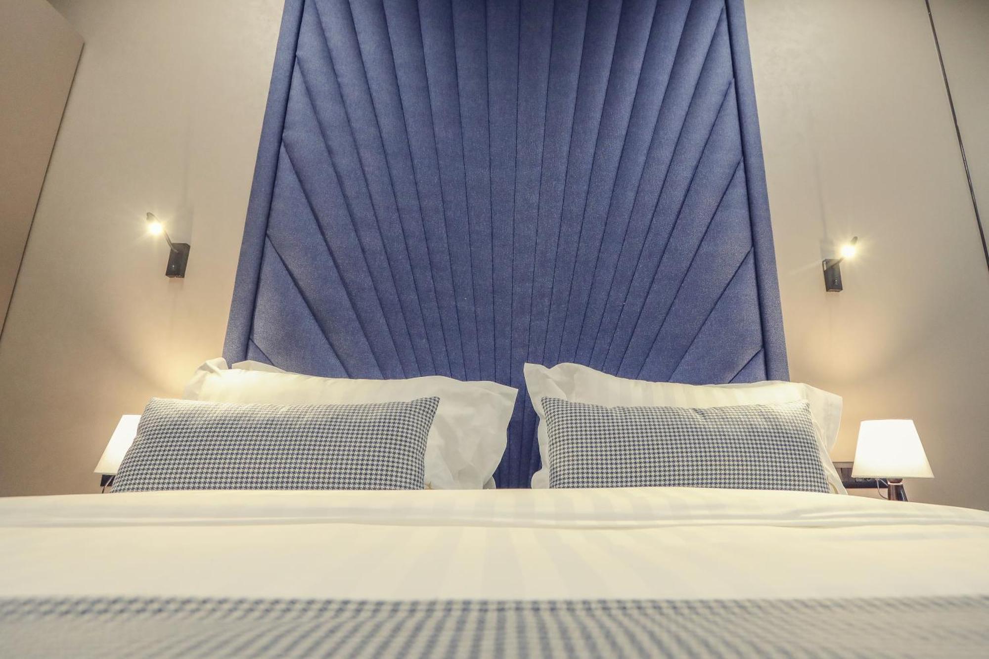 Hotel Dirista Shkodër エクステリア 写真