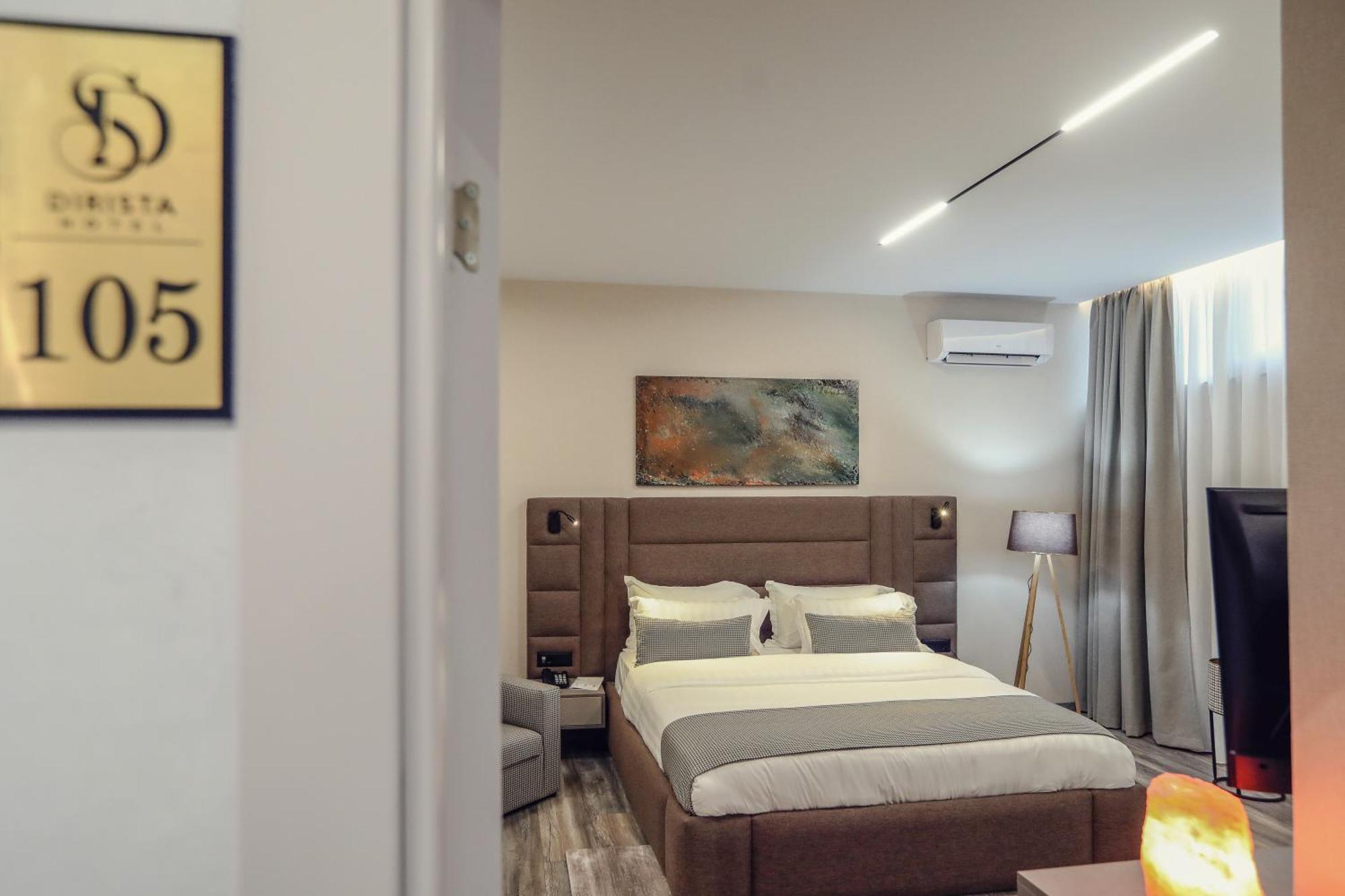 Hotel Dirista Shkodër エクステリア 写真