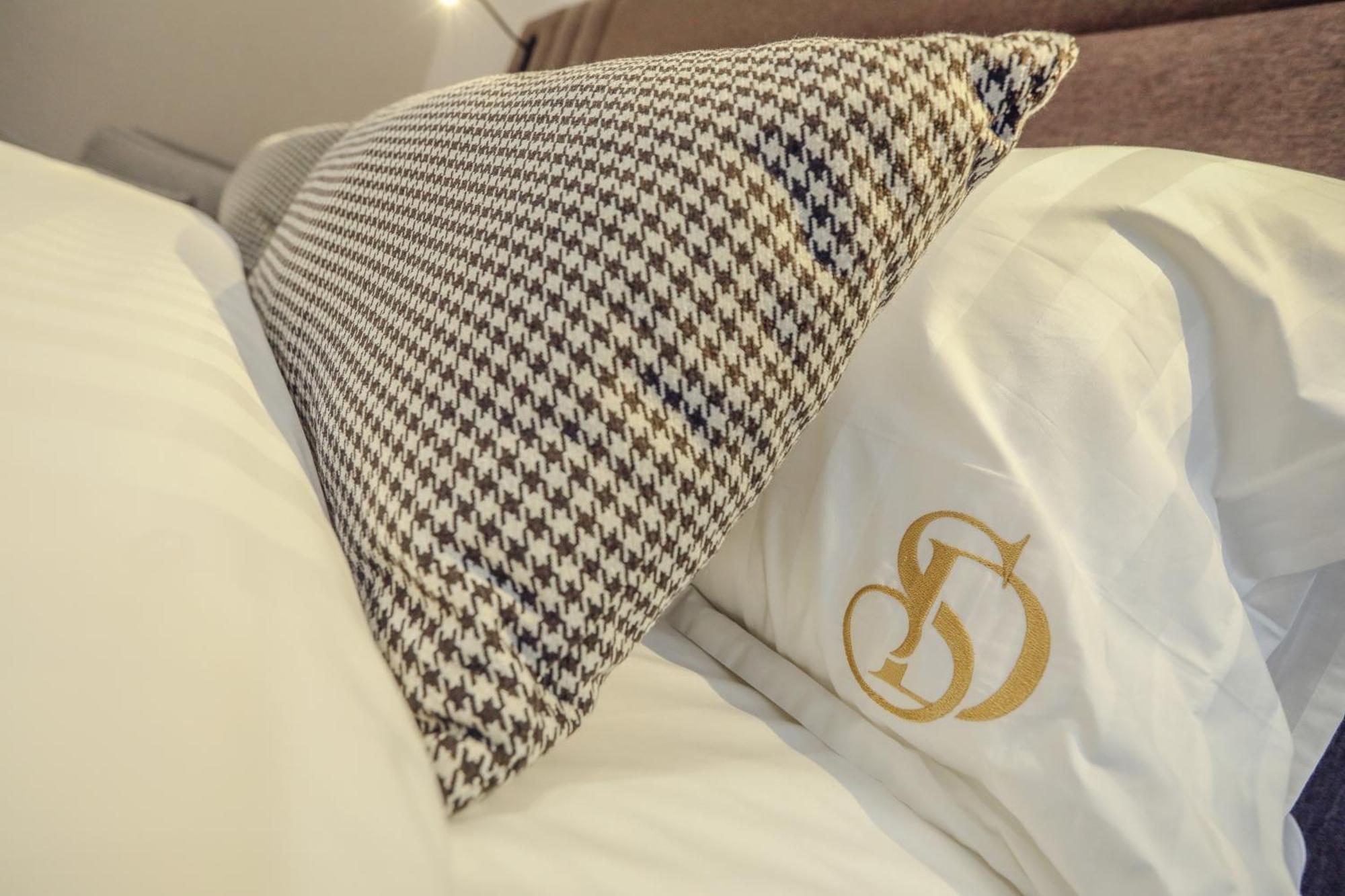 Hotel Dirista Shkodër エクステリア 写真