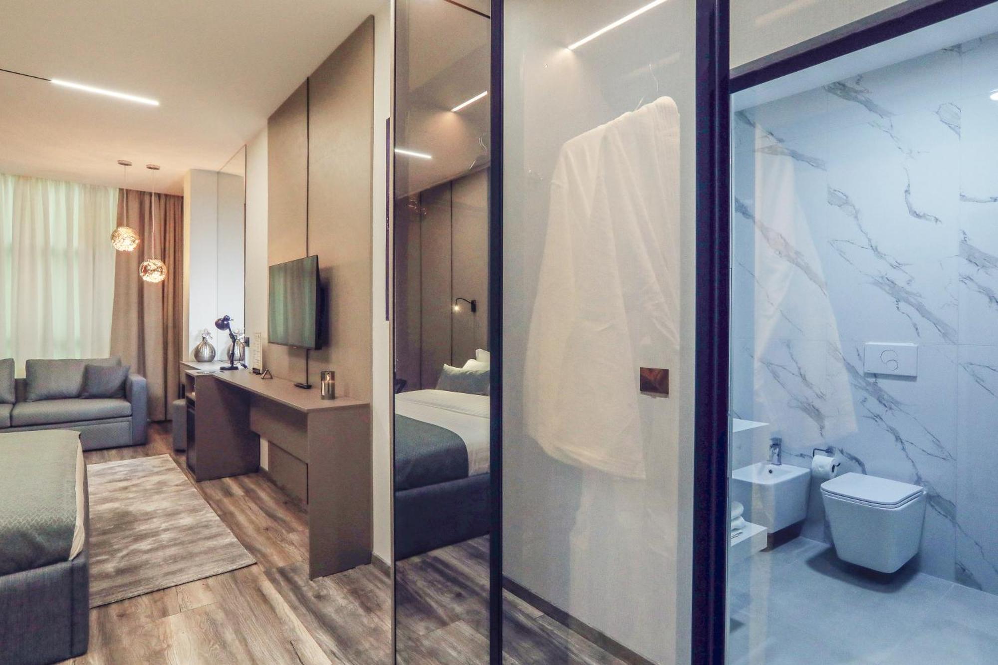 Hotel Dirista Shkodër エクステリア 写真