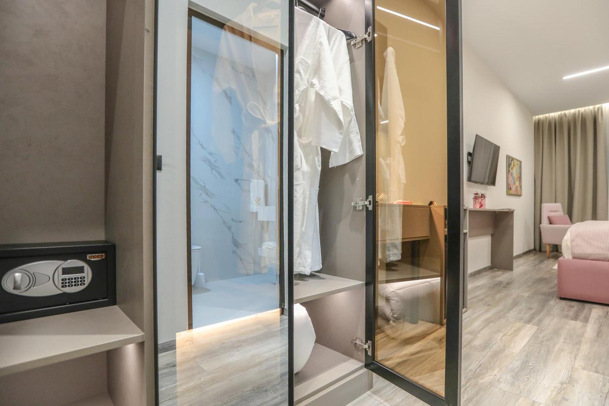 Hotel Dirista Shkodër エクステリア 写真