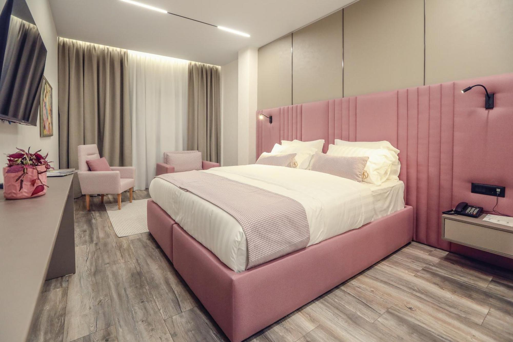 Hotel Dirista Shkodër エクステリア 写真