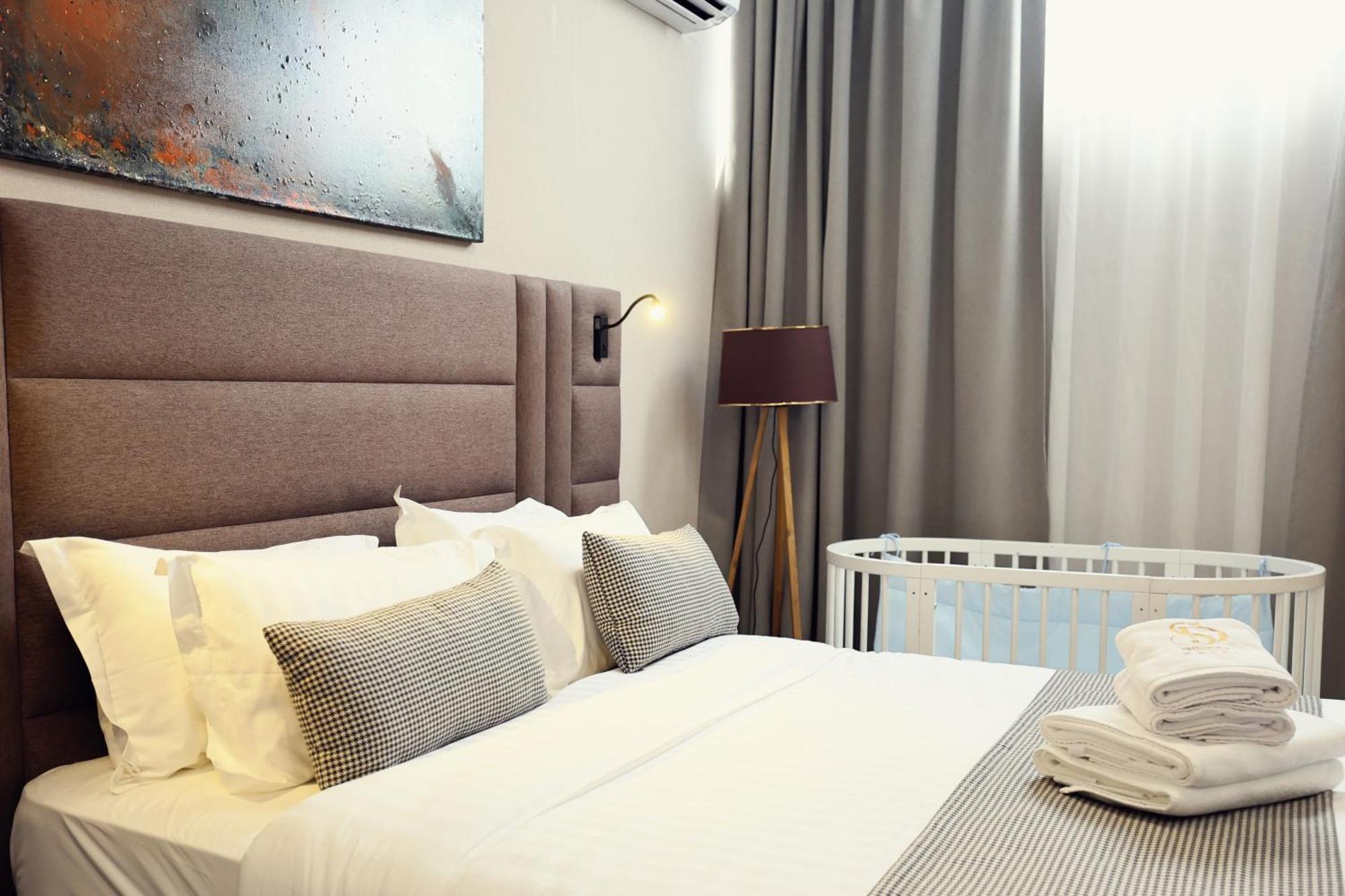 Hotel Dirista Shkodër エクステリア 写真