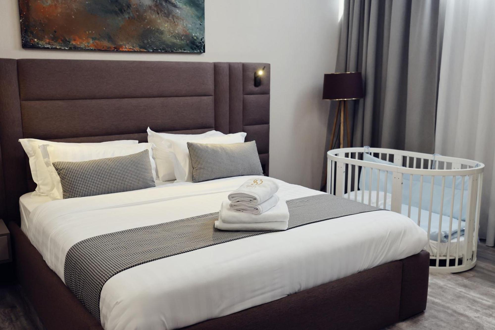 Hotel Dirista Shkodër エクステリア 写真